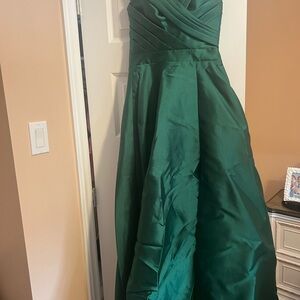 Elegant Green Strapless Gown
